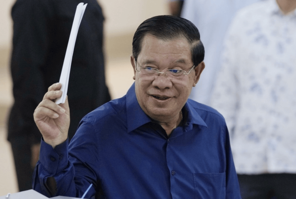 总理府被包围，佩通坦拒绝辞职，军方态度坚决，中方已提前交底