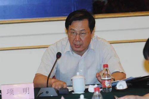 退休13年后，73岁检察官被判死缓，终身监禁